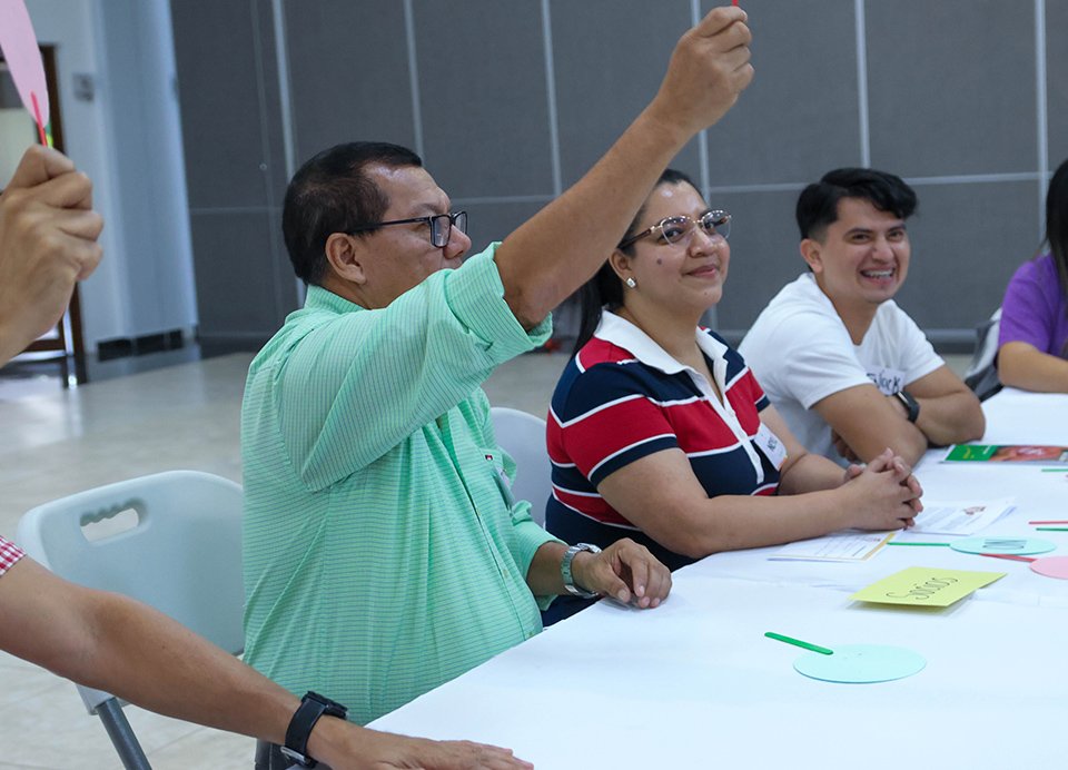 Equipo de Fundación COACEHL durante actividades de formación