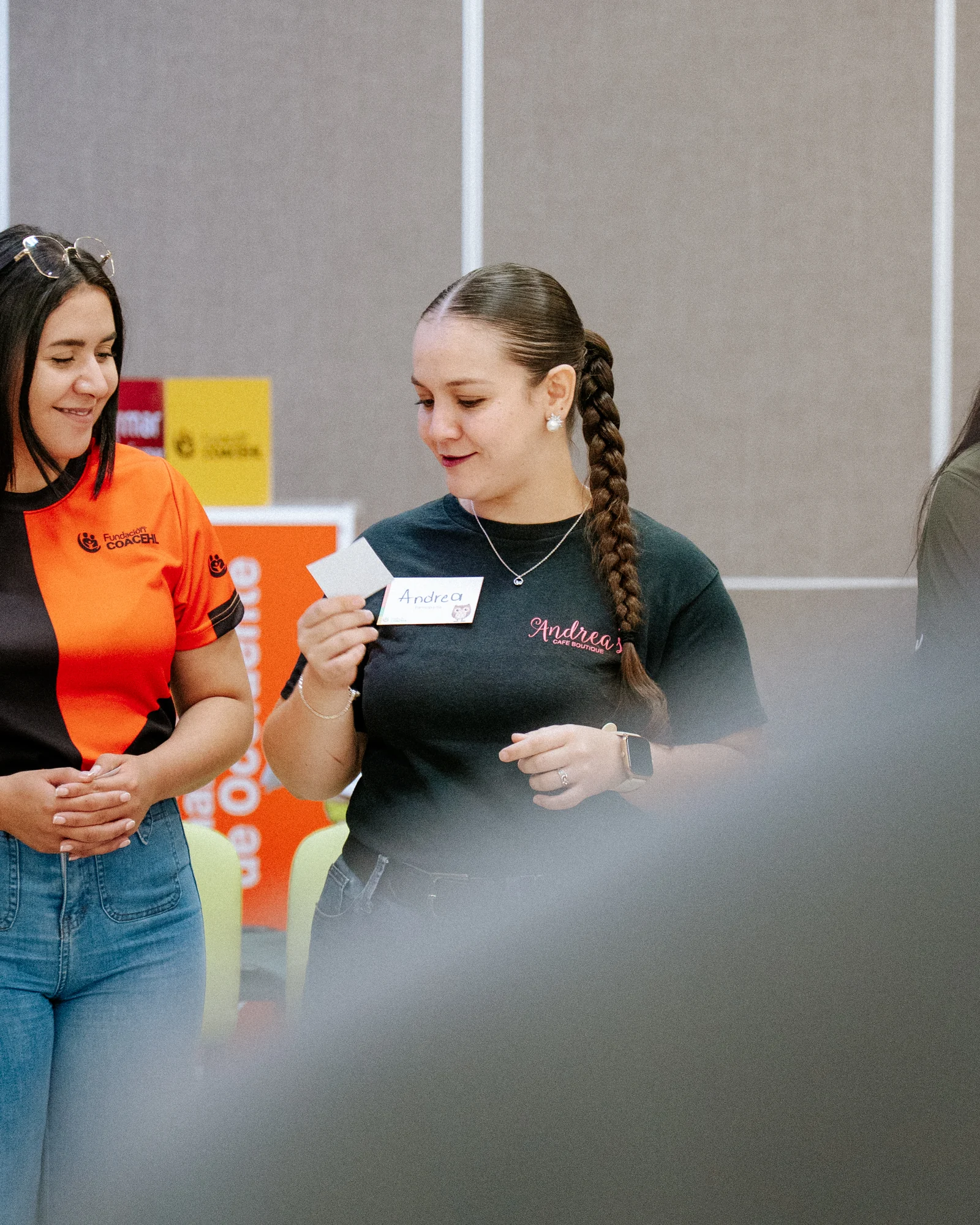 Intercambio entre participantes y facilitación en Cultiva tu liderazgo.