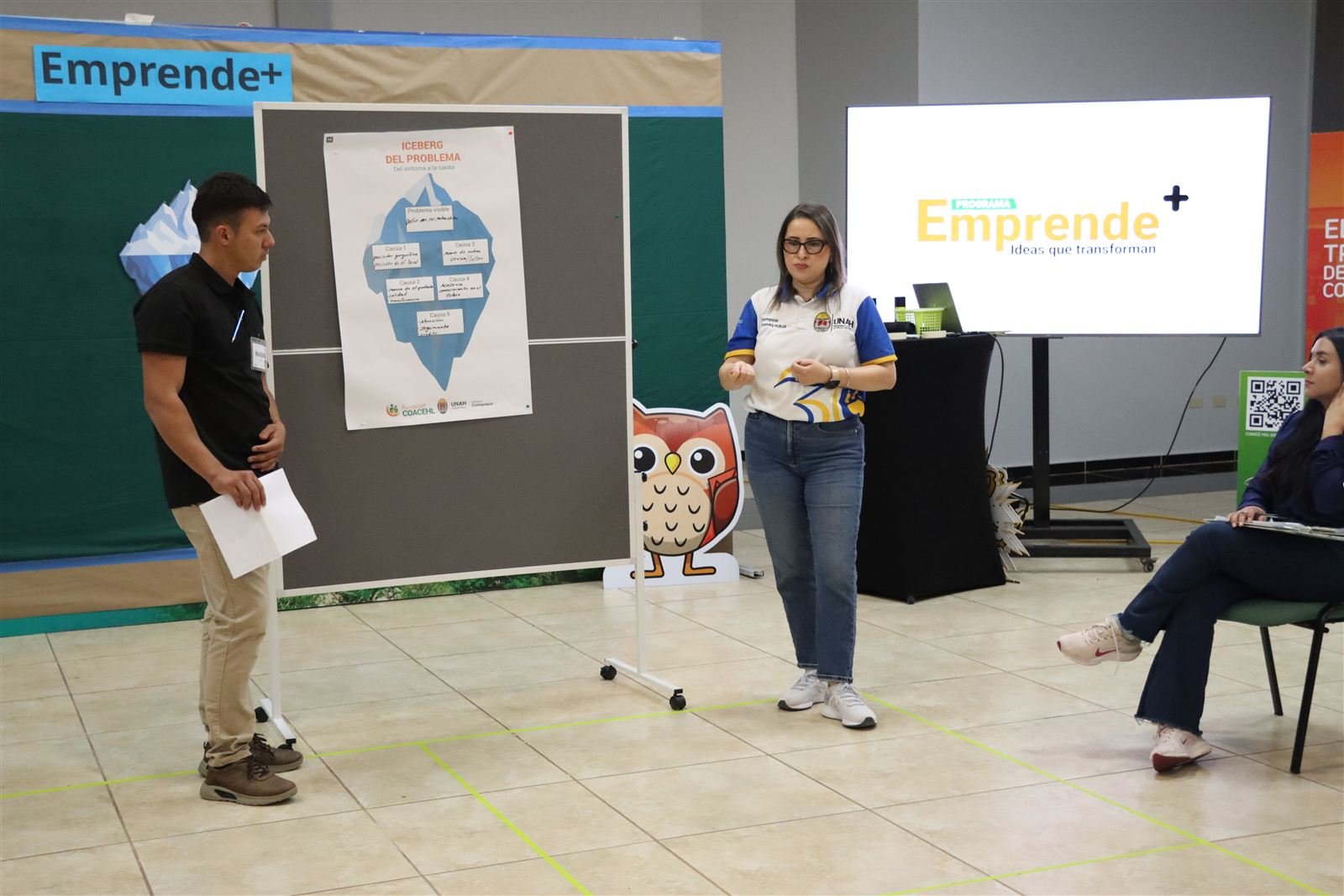 Preparación del pitch de Emprende+.