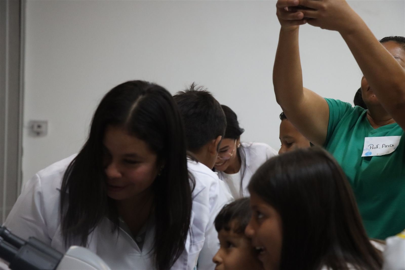 Acompañamiento cercano en el proceso de aprendizaje.